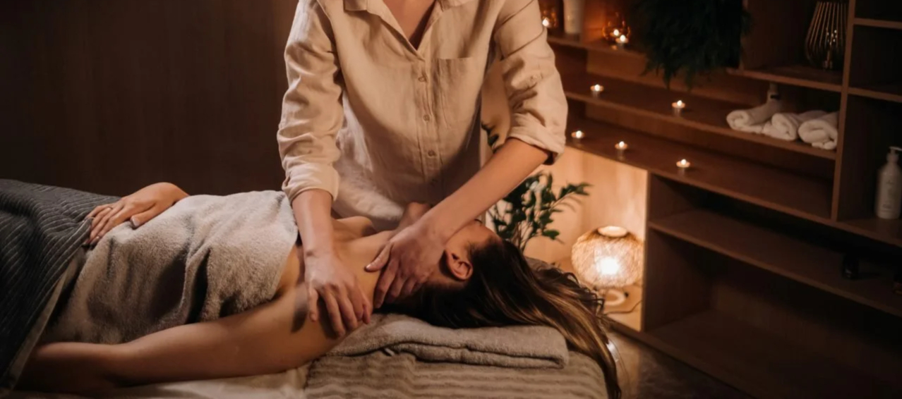 Blog Male vs Female Massage Therapist: Which One is Right for You?
