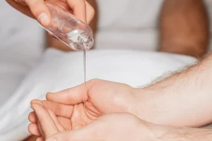 oil-vs-lotion-which-is-best-for-massage