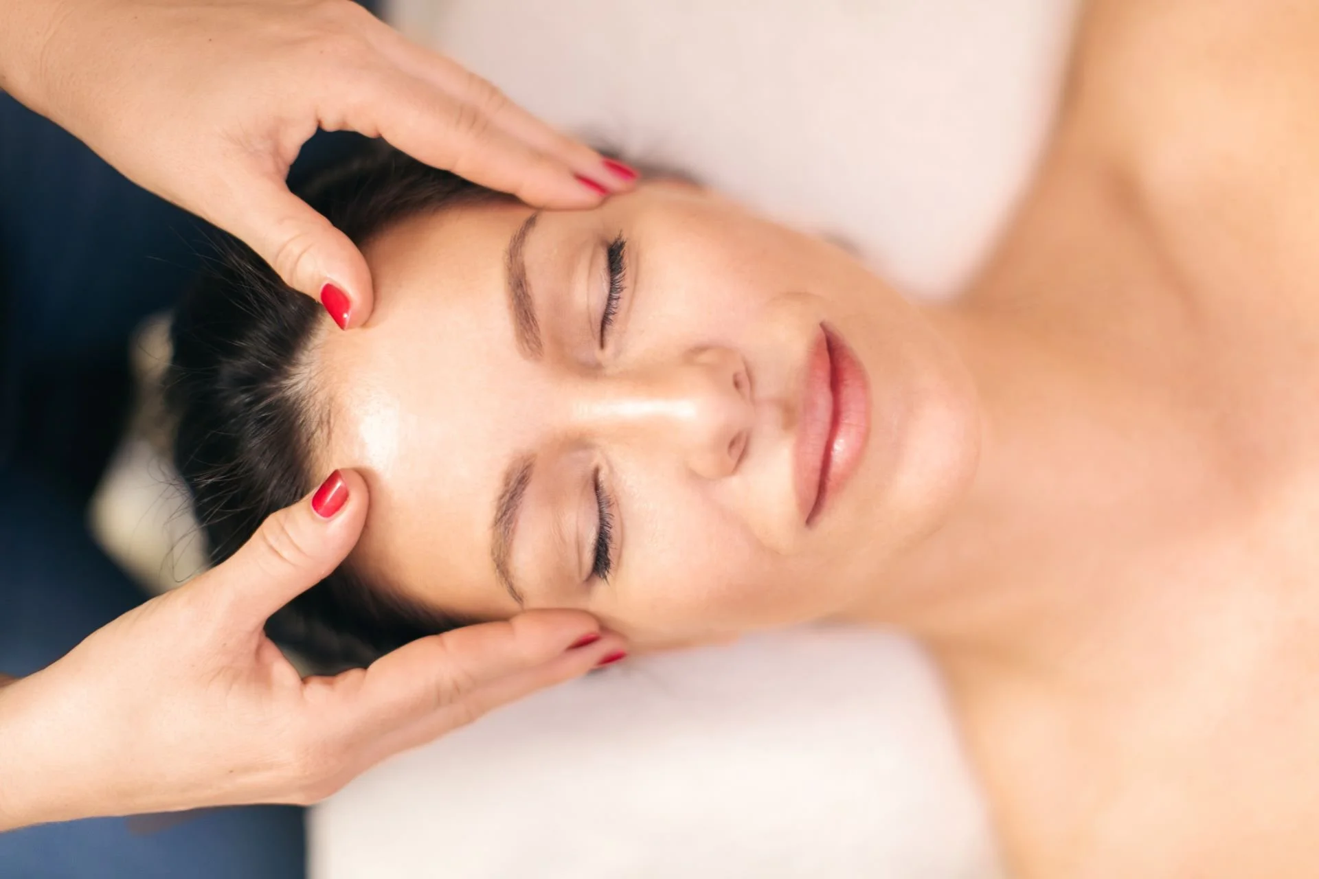 Ozempic Face Before and After Massage: Treatments & Natural Fixes