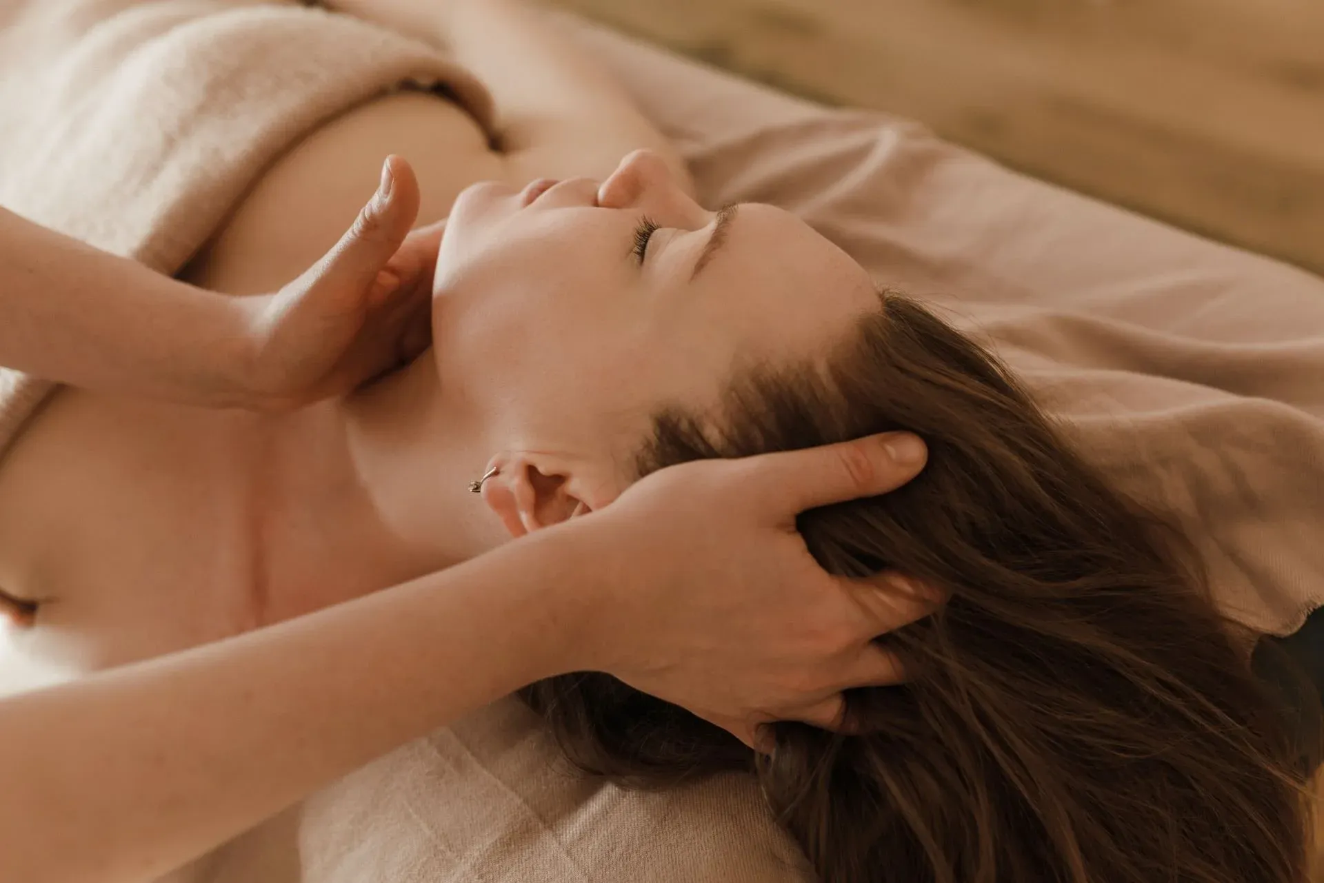 The Ultimate Guide to Lymphatic Drainage Massage: Detoxifying Your Body Massage and Lymphatic Drainage