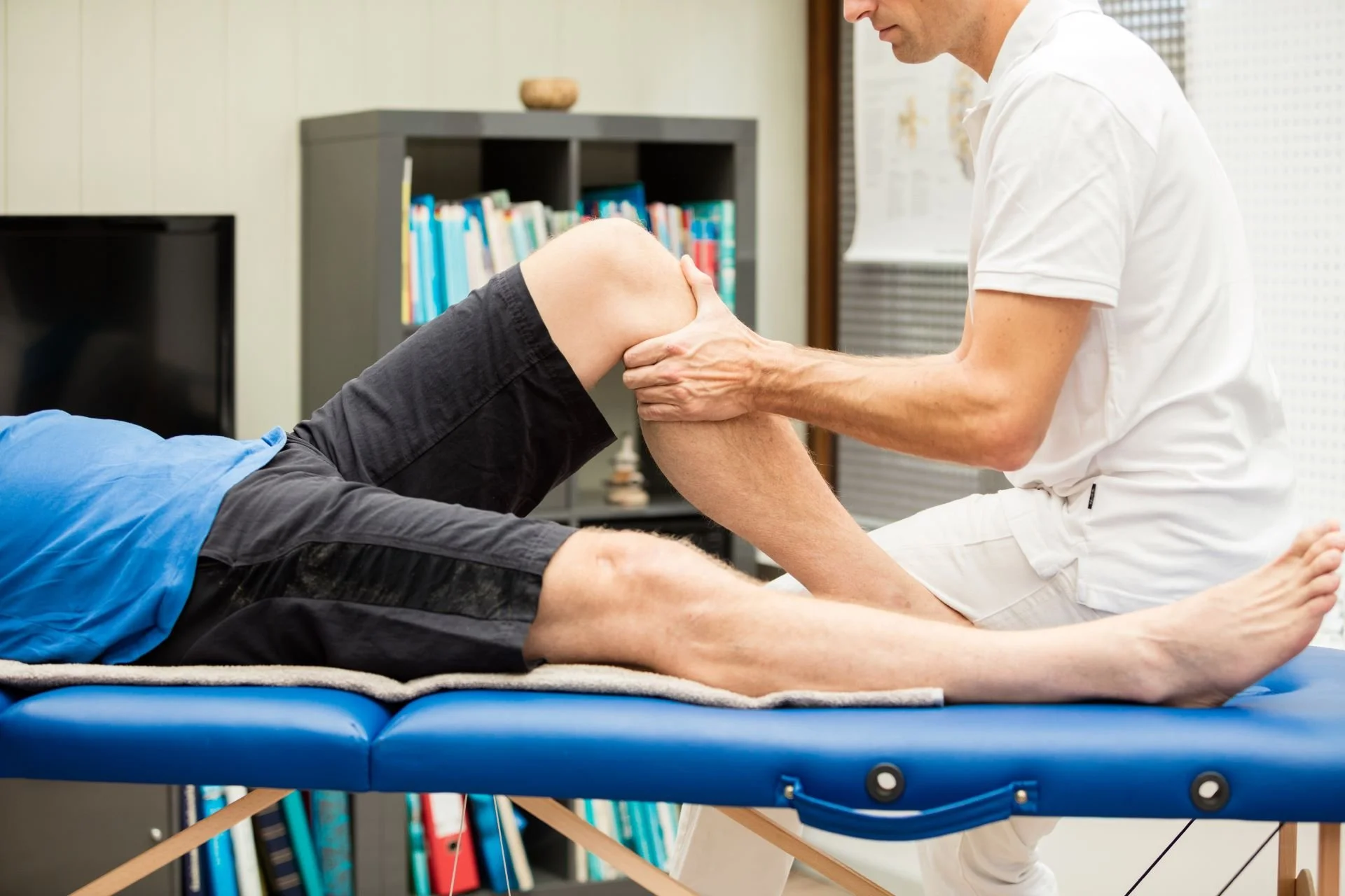 What is Sports Massage? - Performingtheanteriordrawertestinleftknee