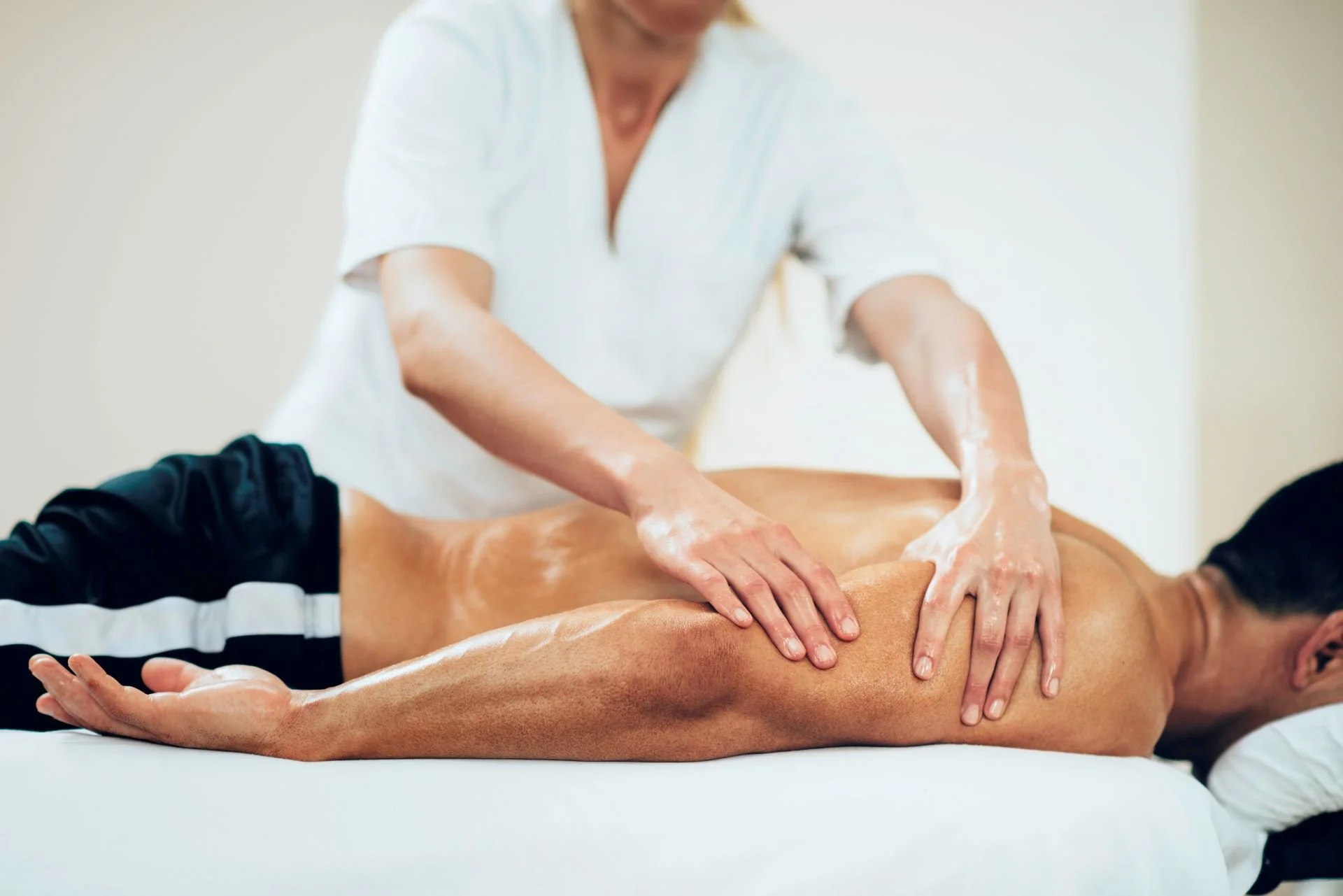 The Dangers of Deep Tissue Massage - Sportmassage 1