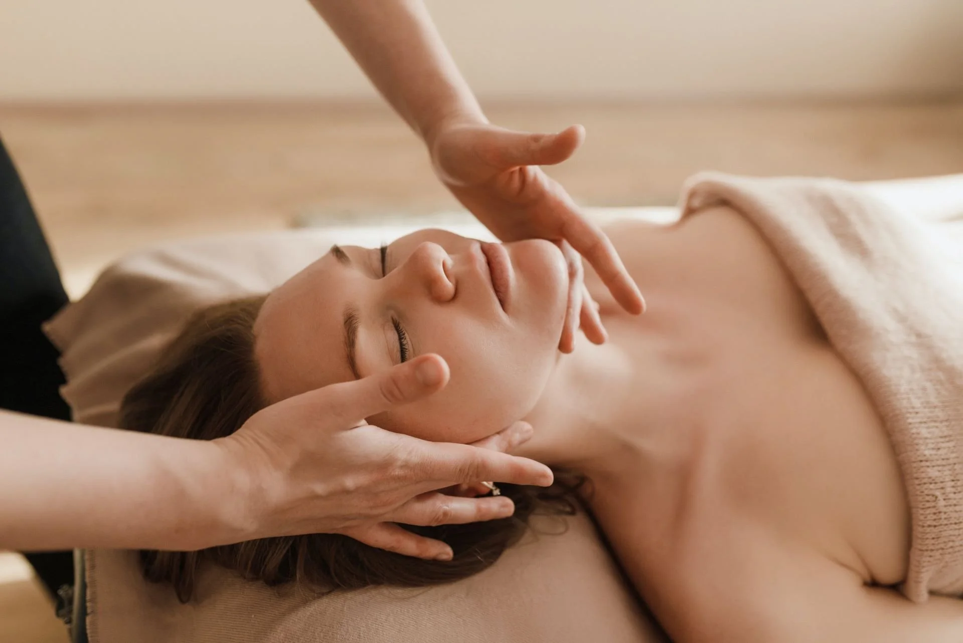 The Importance of Proper Breathing During Massage - WomanHavingaMassage 1