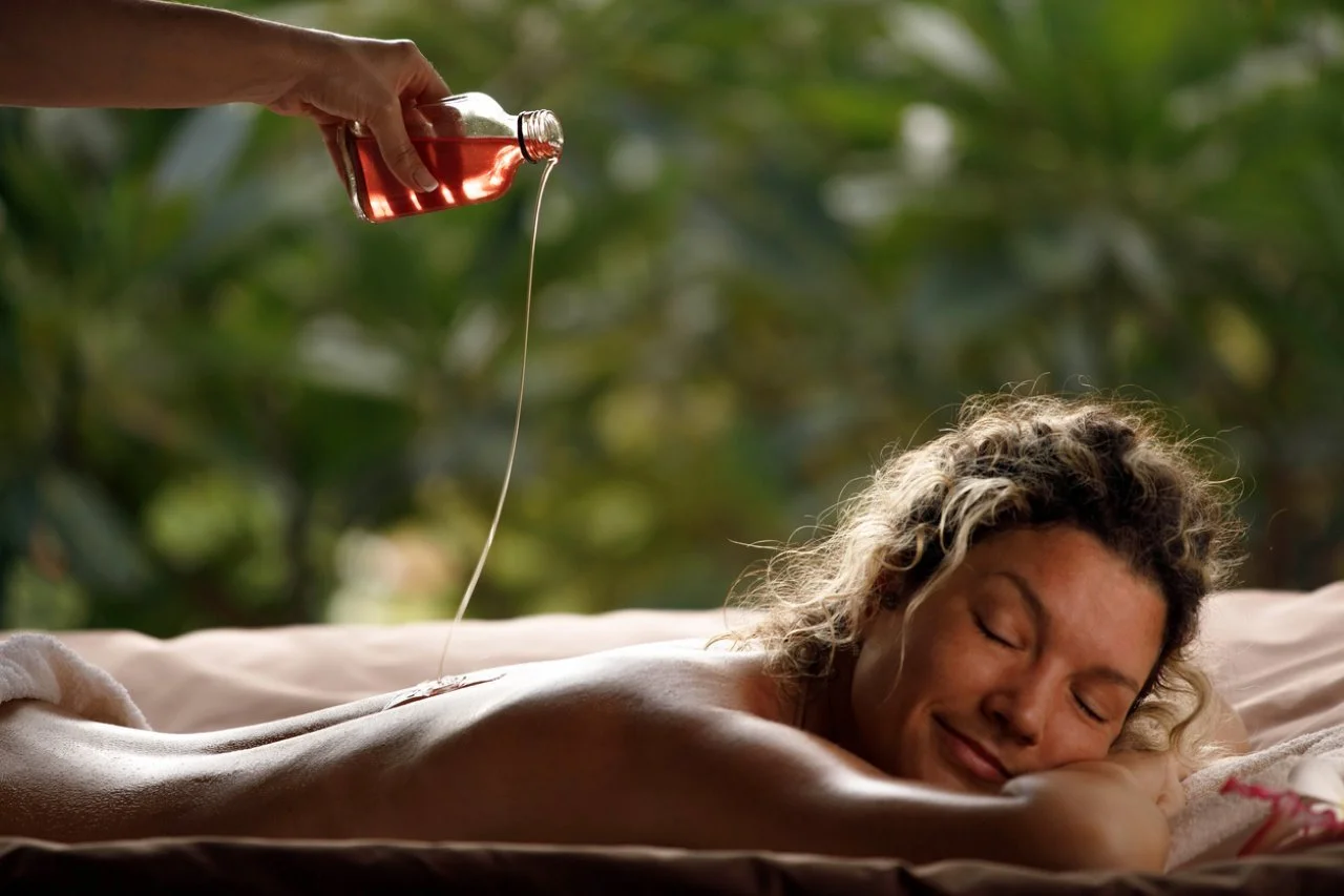 Exploring 7 Different Types of Massage Oils and Their Benefits -