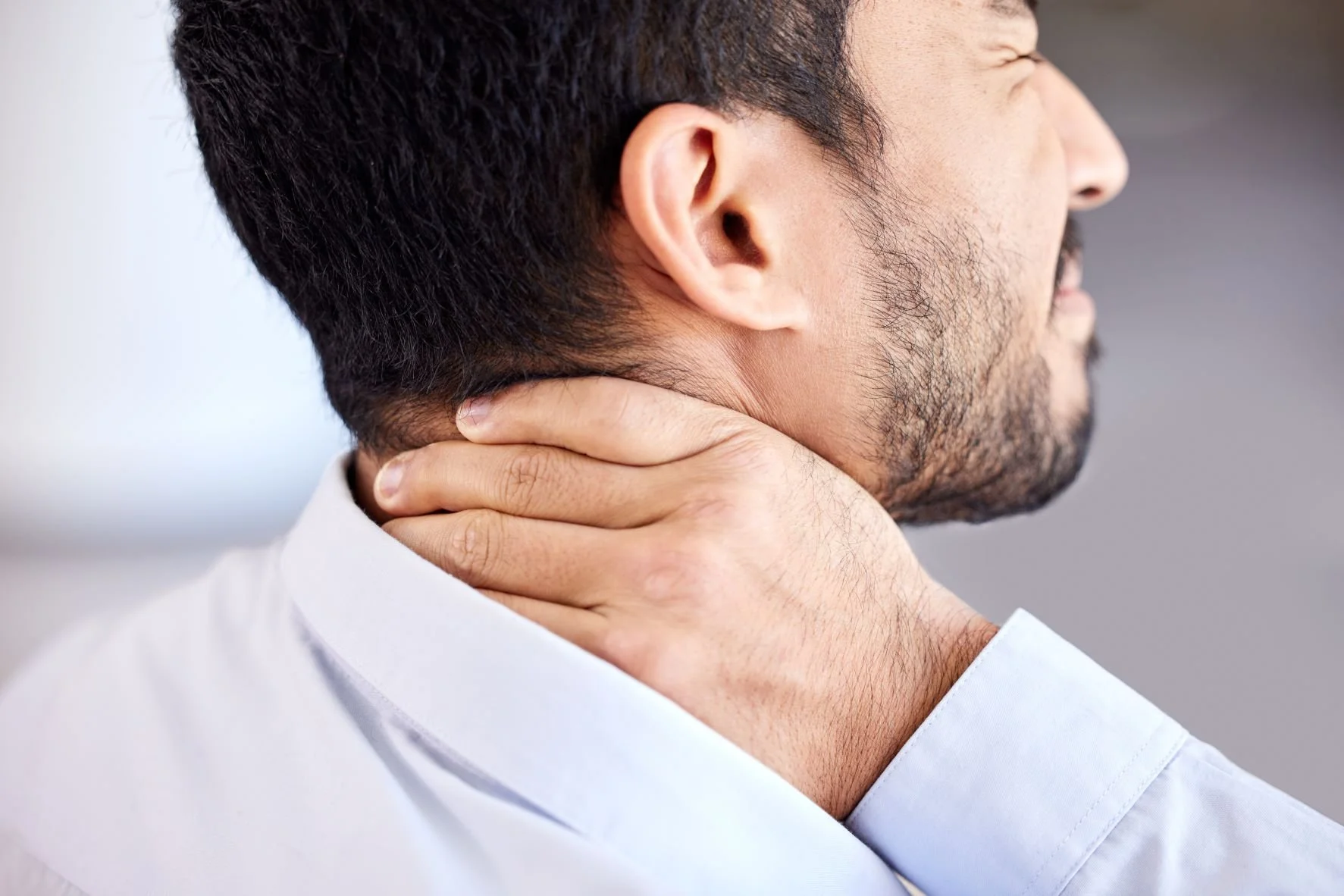 Massaging Strained Muscles: What You Need to Know Massaging Strained Muscles: What You Need to Know - stress pain and sore neck